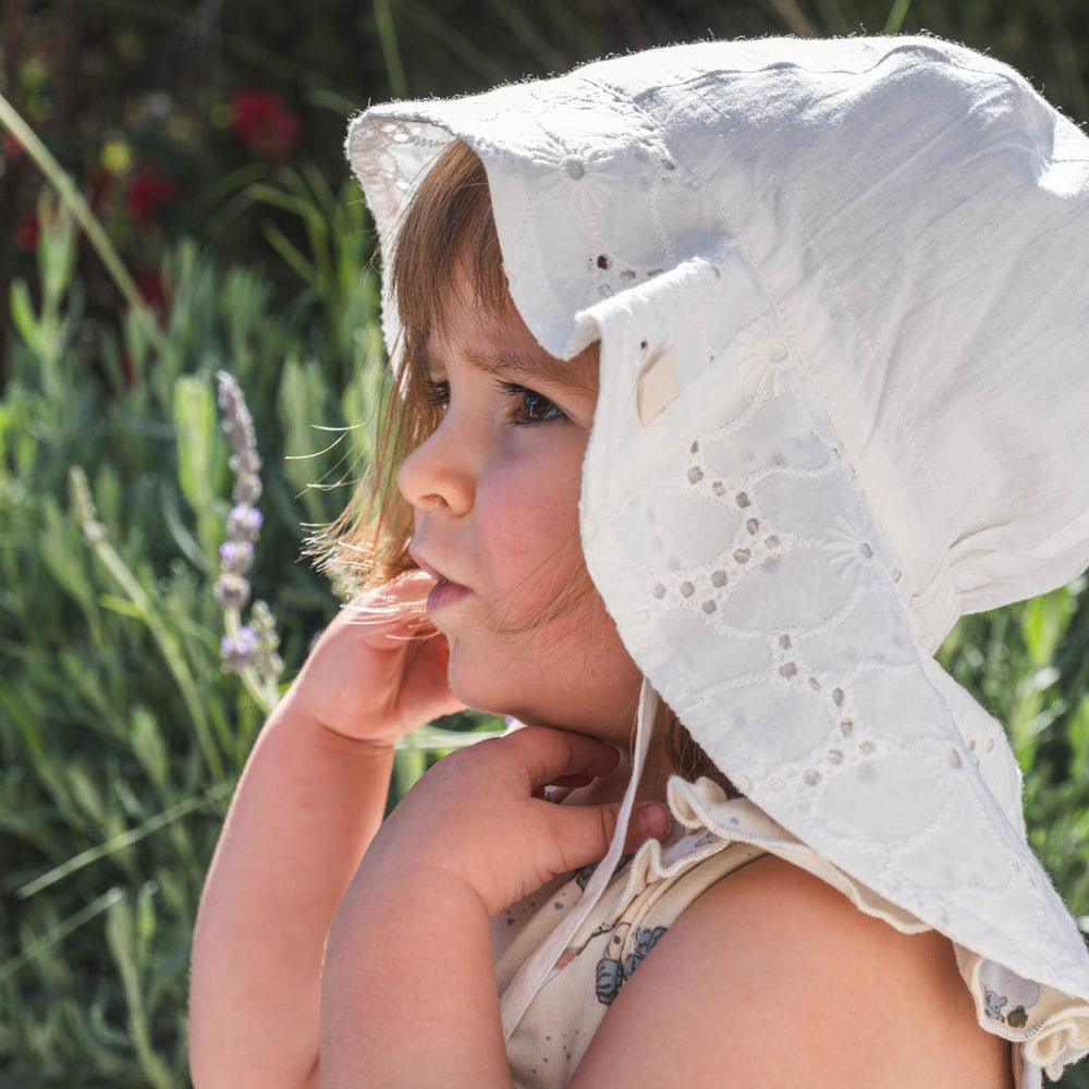 That's Mine Clara hat - Brilliant white - 100% Organic cotton Buy Tøj||Hatte||Accessories||Udsalg||Alle||Udsalg - tøj||Forår og sommer 2025||alt minus sløjfe||New in for the girls||New in for the little ones||Rejseklar||Udsalg - Forår & sommer '25||Summer Bundle||August bundle||mette-sale here.