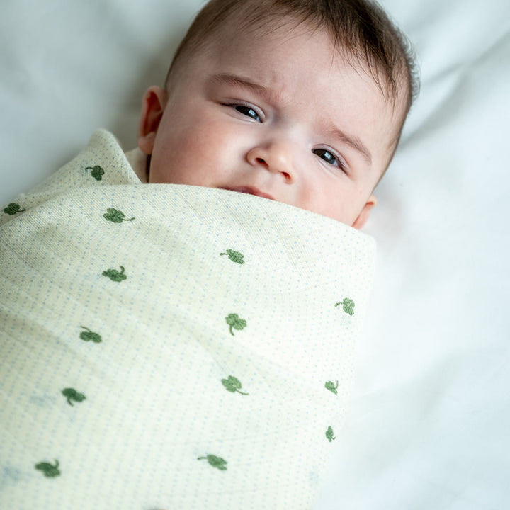 That's Mine Jana svøb - Specks of luck - 100% Organic cotton Buy Amning & pusletid||Pusle||Babysvøb||personale here.