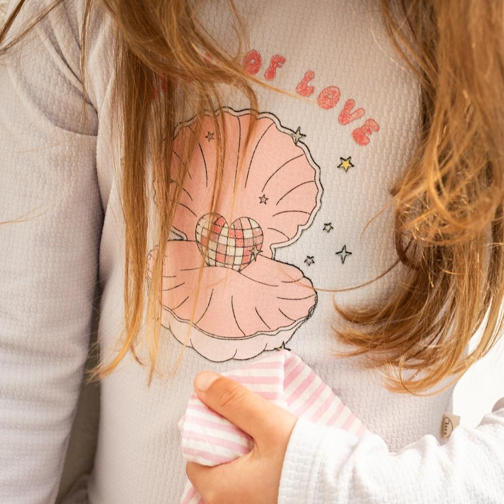 That's Mine Smilla badedragt - Shell of love - 85% Recycle polyester / 15% Elastane Buy Badetøj||personale here.