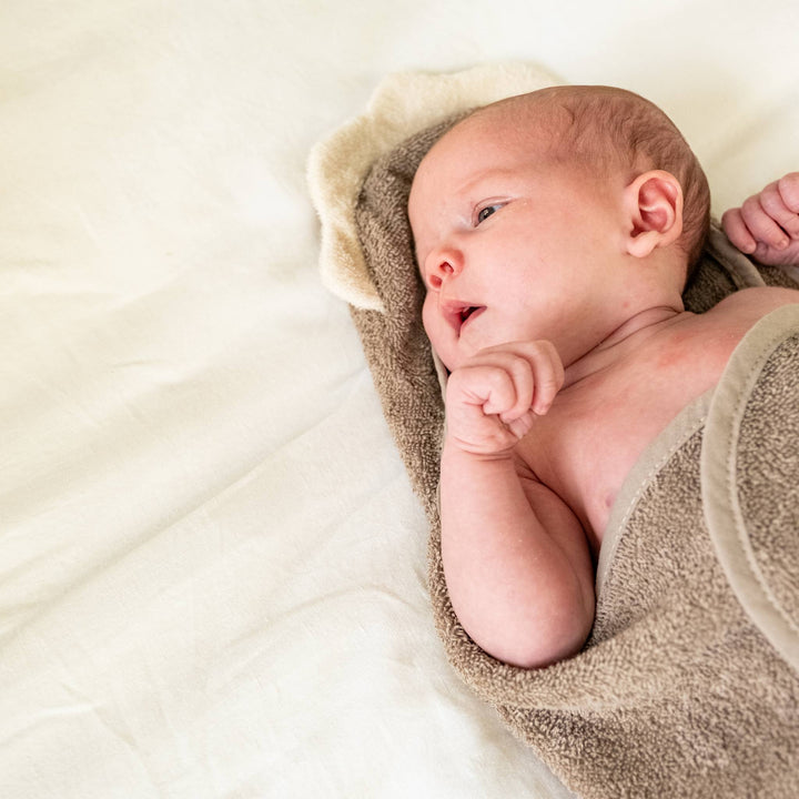 That's Mine Moly towel swaddle - Dino - 100% Organic cotton terry Buy Badetid||Håndklæder||Bolig & udstyr||Alle||Favoritter||personale||Newborn essentials||Efterår & vinter 2025||alt minus sløjfe||NOOS||AW25 NOOS||mette-sale||Dinosaurtøj & kostumer here.