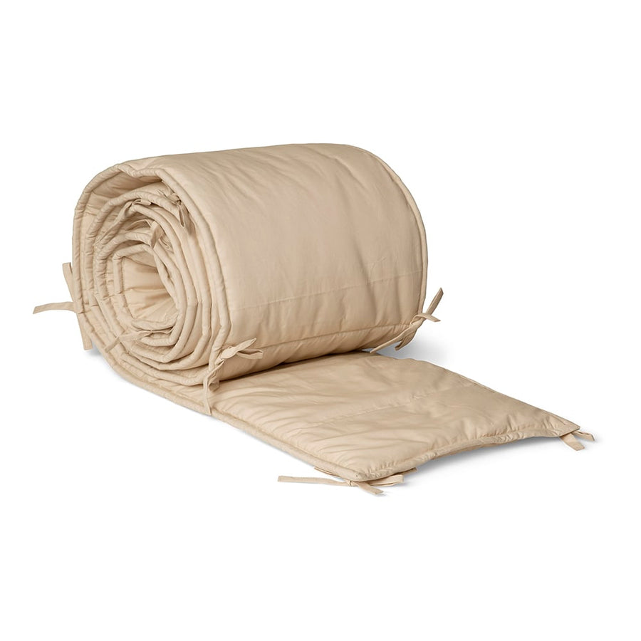 That's Mine Lotus bed bumper - Oatmeal - 65% Organic cotton / 35% Recycled polyester Buy Sovetid||Sengerande||Alle||Favoritter||personale||Influencer choice here.